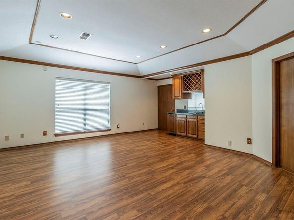 2881  Selma Lane , Farmers Branch Texas 75234