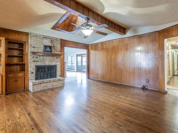 2881  Selma Lane , Farmers Branch Texas 75234