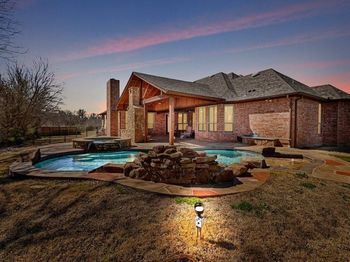 2885  Forest Hills Drive 