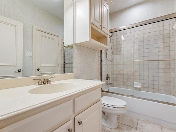 13  Cochran Oaks Lane , Dallas Texas 75220