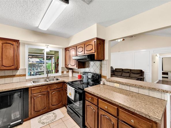 7612  Creekmoore Drive , Fort Worth Texas 76133