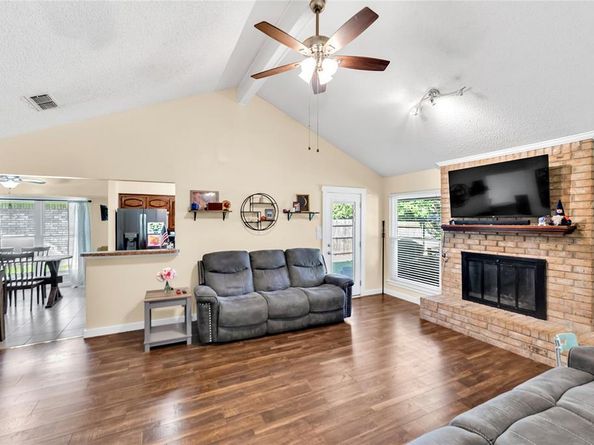 7612  Creekmoore Drive , Fort Worth Texas 76133