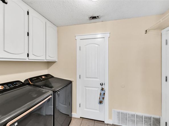 7612  Creekmoore Drive , Fort Worth Texas 76133