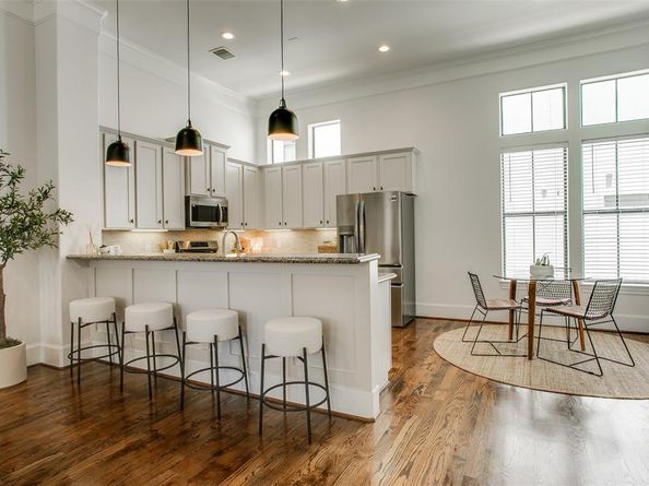 2123  Diversey Street , Dallas Texas 75201