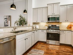 2123  Diversey Street , Dallas Texas 75201