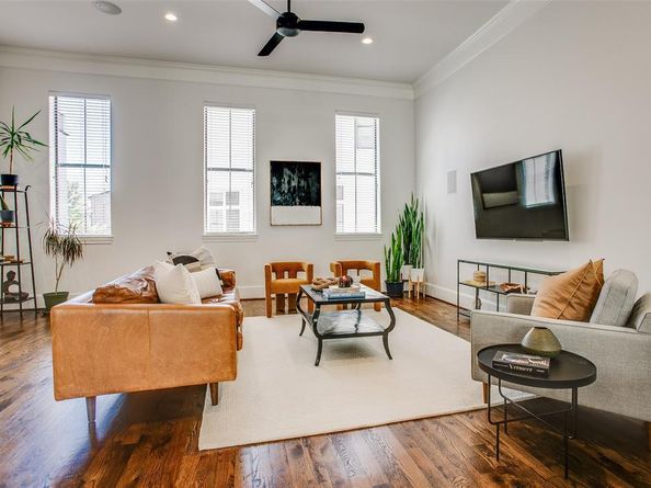 2123  Diversey Street , Dallas Texas 75201