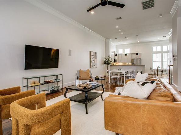 2123  Diversey Street , Dallas Texas 75201
