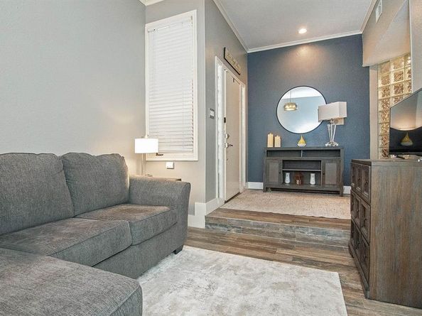 4040  Avondale Avenue  302, Dallas Texas 75219