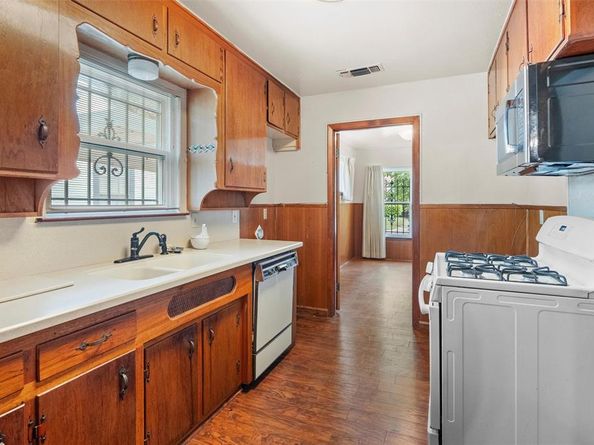 1124 E Mulkey Street , Fort Worth Texas 76104