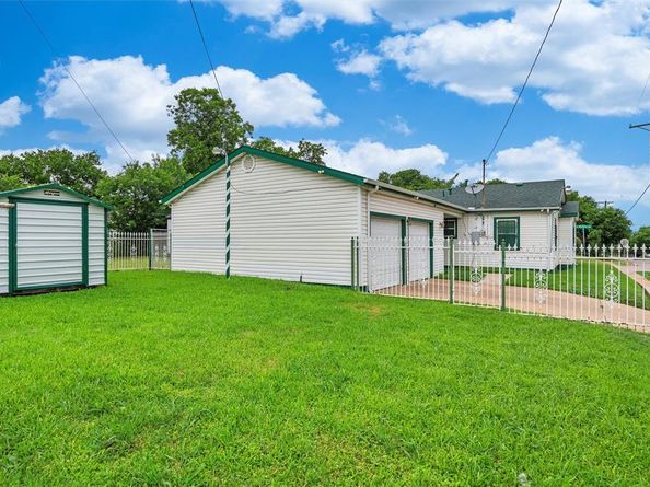 1124 E Mulkey Street , Fort Worth Texas 76104