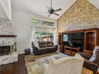 2902  Shady Lake Circle 