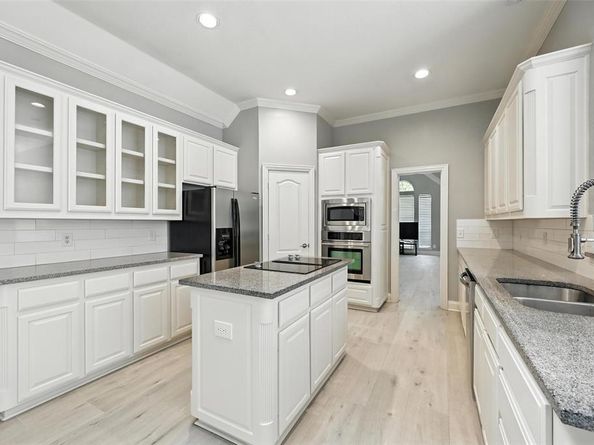 6832  Myrtle Beach Drive , Plano Texas 75093