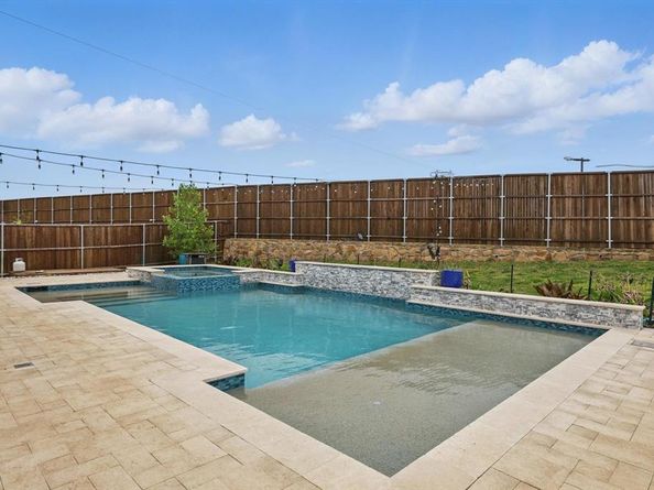 2010  Hollowcreek Trail , Lewisville Texas 75010