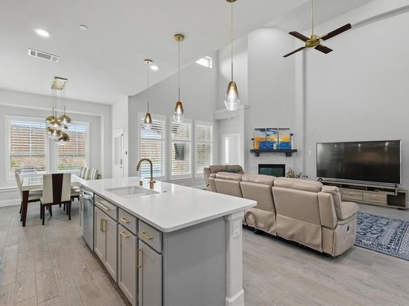 2010  Hollowcreek Trail , Lewisville Texas 75010