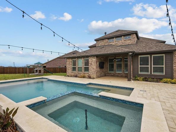 2010  Hollowcreek Trail , Lewisville Texas 75010