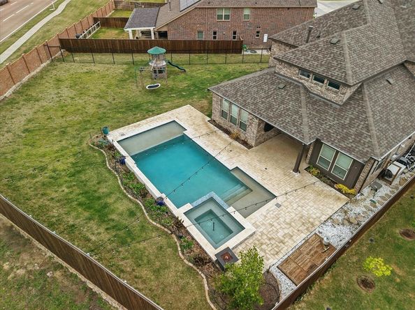 2010  Hollowcreek Trail , Lewisville Texas 75010