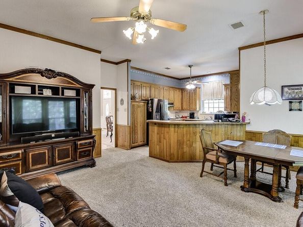 4901  Hidden Oaks Lane , Arlington Texas 76017