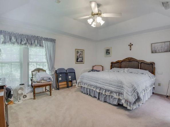 4901  Hidden Oaks Lane , Arlington Texas 76017