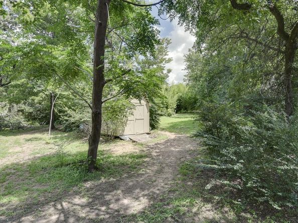 4901  Hidden Oaks Lane , Arlington Texas 76017