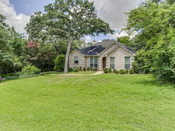 4901  Hidden Oaks Lane , Arlington Texas 76017