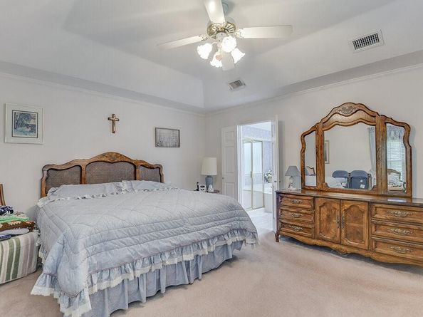 4901  Hidden Oaks Lane , Arlington Texas 76017