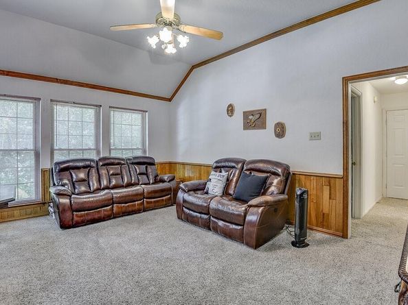 4901  Hidden Oaks Lane , Arlington Texas 76017