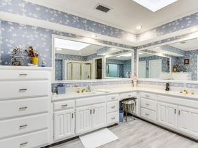 4901  Hidden Oaks Lane , Arlington Texas 76017