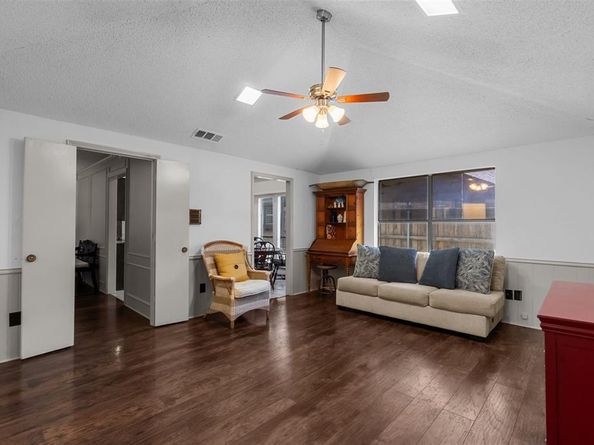 309  Faircrest Drive , Garland Texas 75040