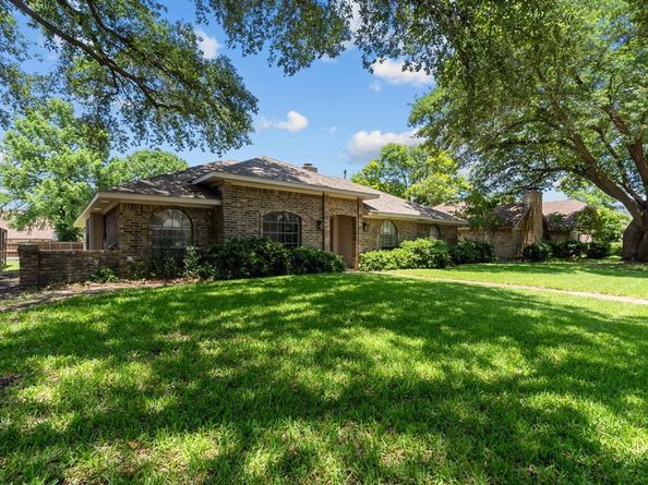 309  Faircrest Drive , Garland Texas 75040