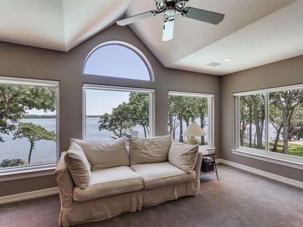 452  Windjammer Lane , Azle Texas 76020