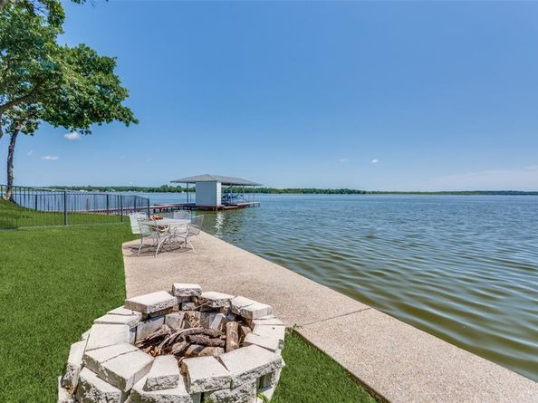 452  Windjammer Lane , Azle Texas 76020