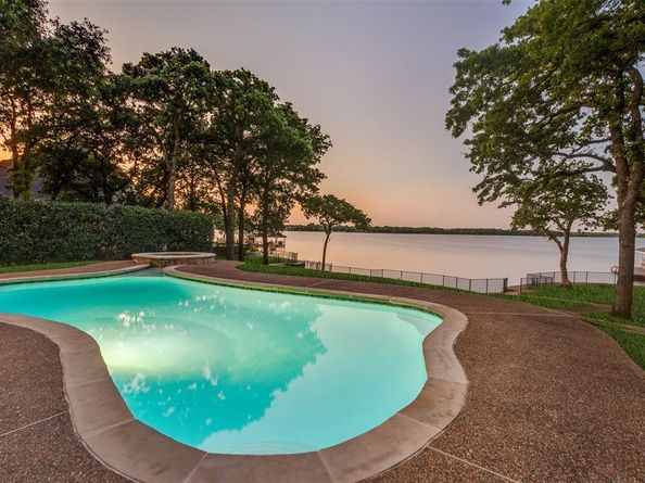 452  Windjammer Lane , Azle Texas 76020