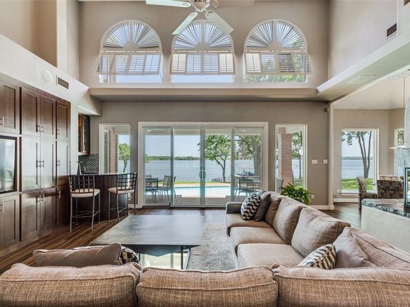 452  Windjammer Lane , Azle Texas 76020