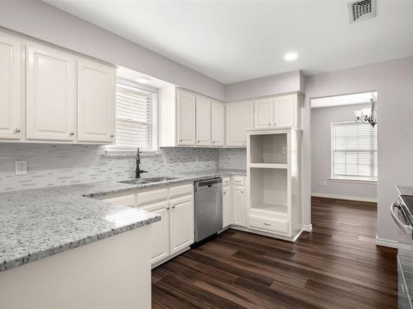4404  Three Oaks Drive , Arlington Texas 76016