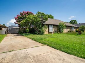 4404  Three Oaks Drive , Arlington Texas 76016