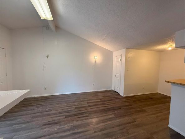 7152  Fair Oaks Avenue  2166, Dallas Texas 75231