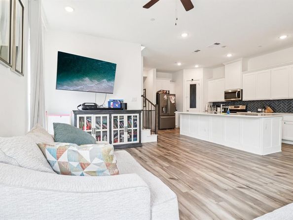 4506  English Maple Drive , Arlington Texas 76005