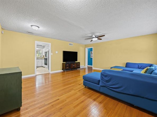 2720  Martin Lydon Avenue , Fort Worth Texas 76133