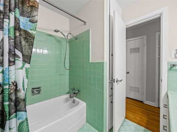 2720  Martin Lydon Avenue , Fort Worth Texas 76133