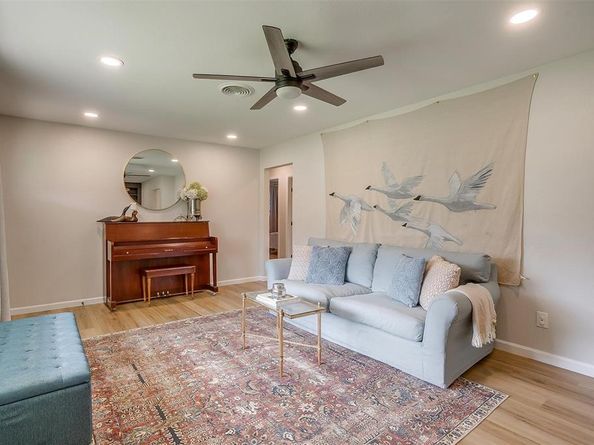 5532  Wonder Drive , Fort Worth Texas 76133