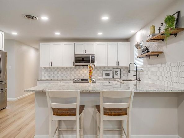 5532  Wonder Drive , Fort Worth Texas 76133