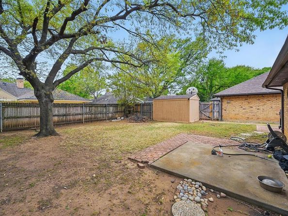 7004  Lake Mead Boulevard , Arlington Texas 76016
