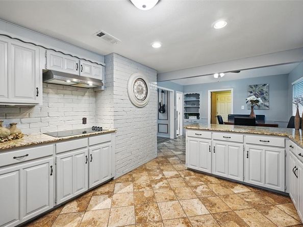 7004  Lake Mead Boulevard , Arlington Texas 76016