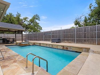 945  Hannah Way 