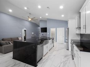 945  Hannah Way , Dallas Texas 75253