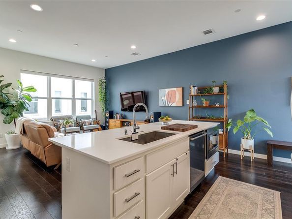 4626  Munger Avenue  202, Dallas Texas 75204