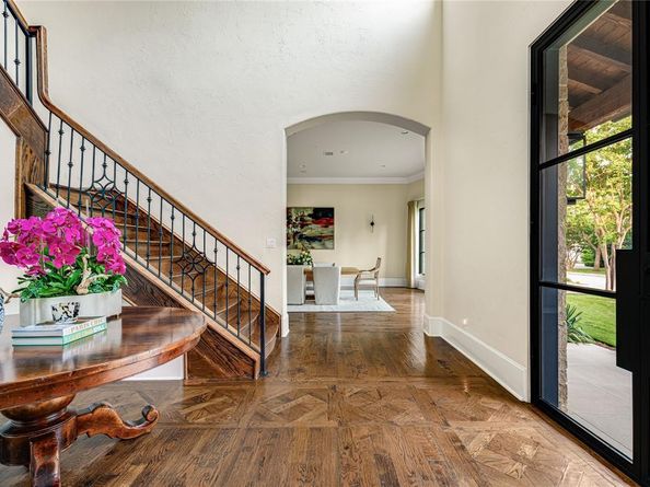 6511  Mimosa Lane , Dallas Texas 75230