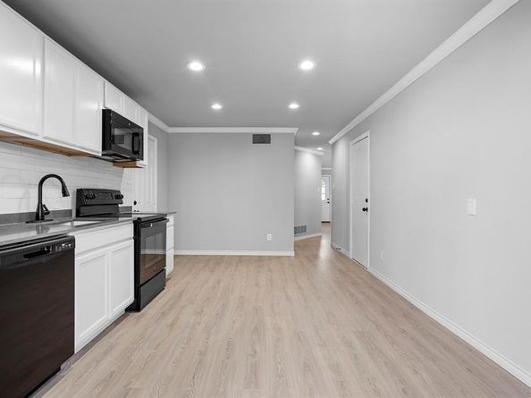 2132  Arbor Creek Drive , Carrollton Texas 75010