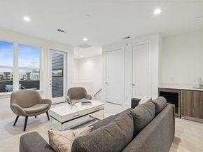 3048  Chimes Street , Dallas Texas 75219