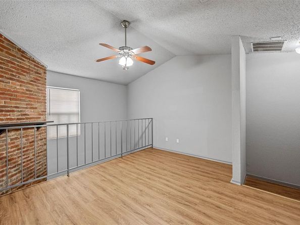 9455  Olde Towne Row , Dallas Texas 75227